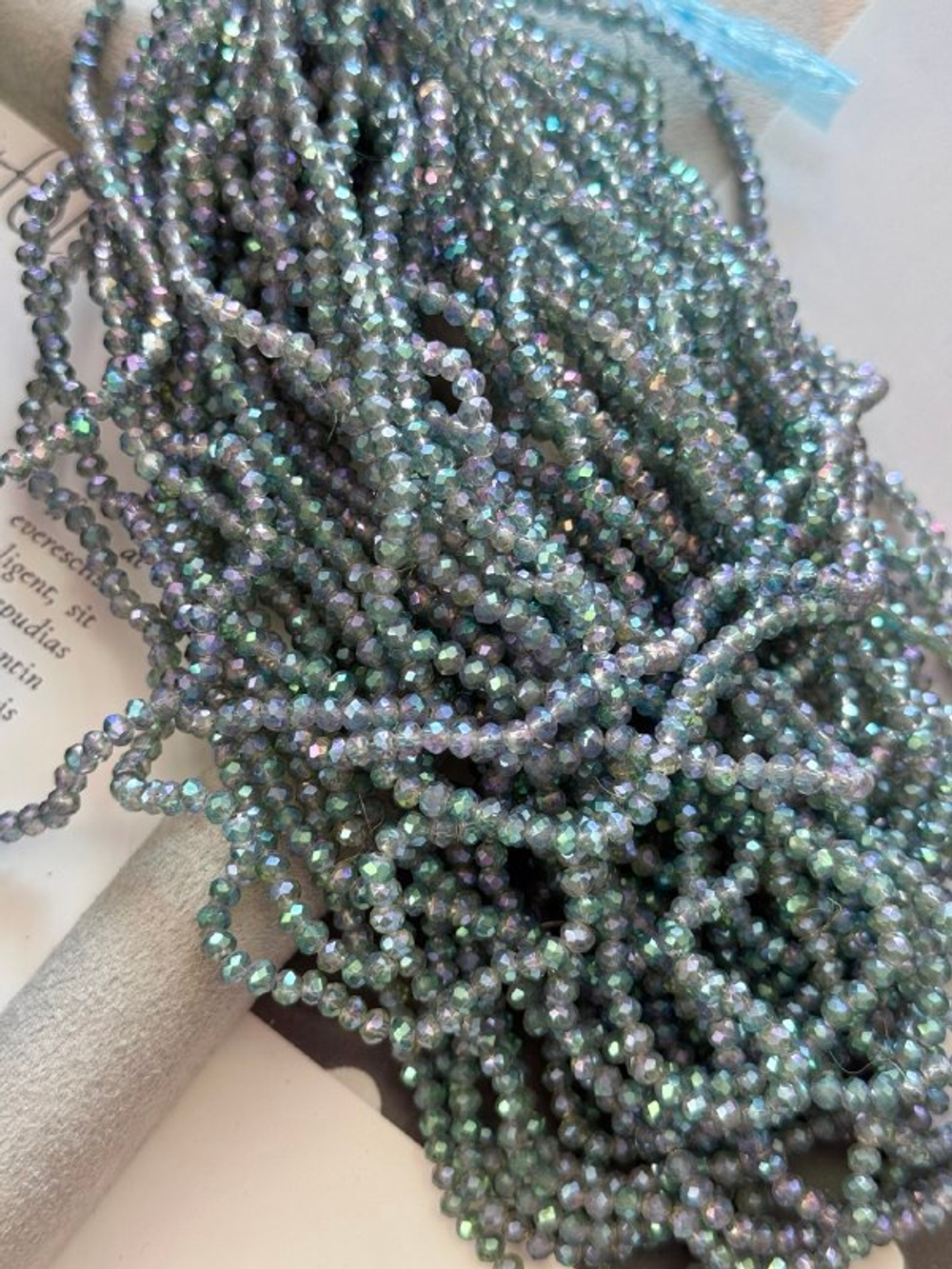 Рондели 3 мм, майский жук, нить 38 см