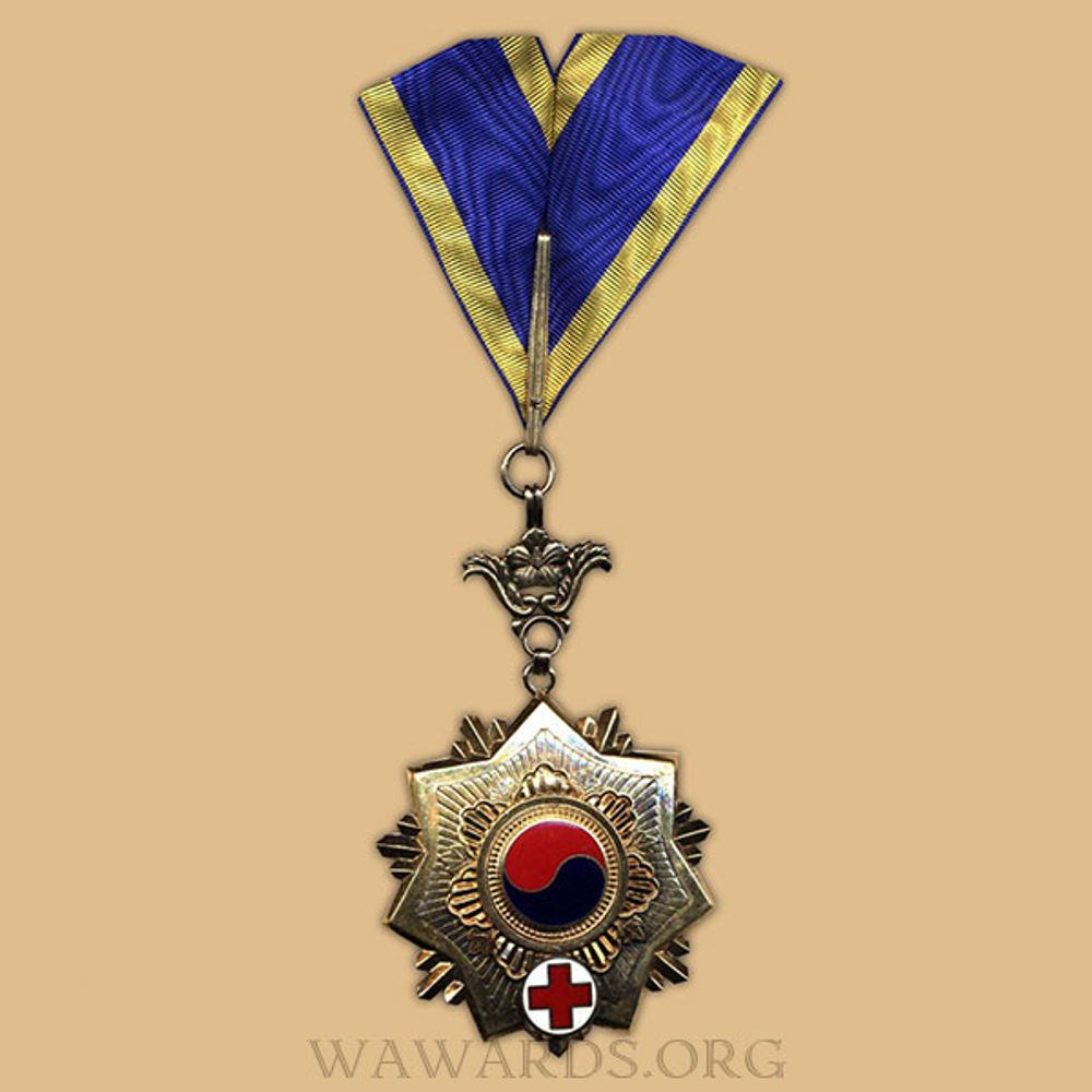 Знак нарукавный Красного Креста — купить по ФГОС | Учебный стандарт