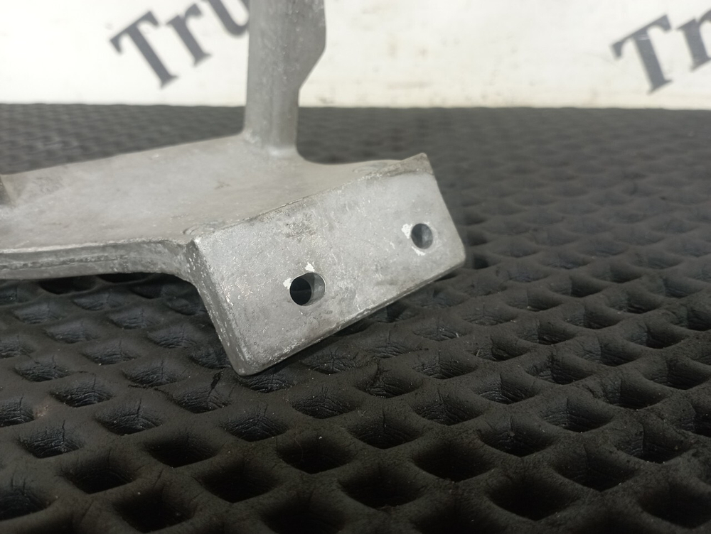 Кронштейн кабины