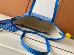 Moynat M Tote PM