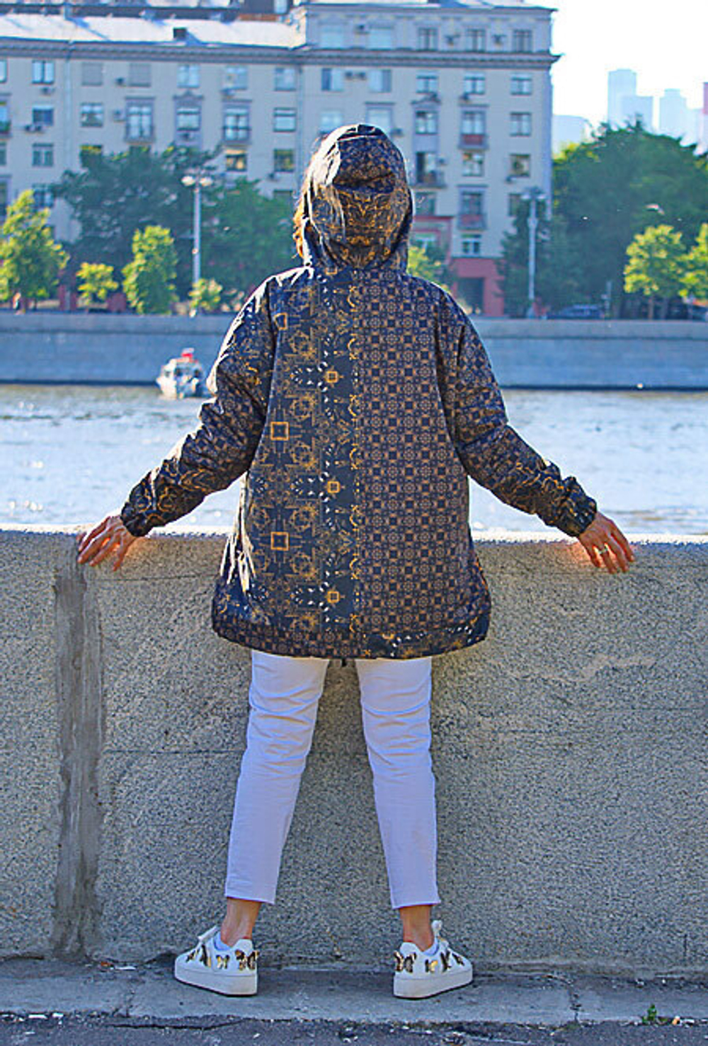 Куртка "Горы и Вода", по мотивам пейзажа китайского художника Гун Сианя, 17 век