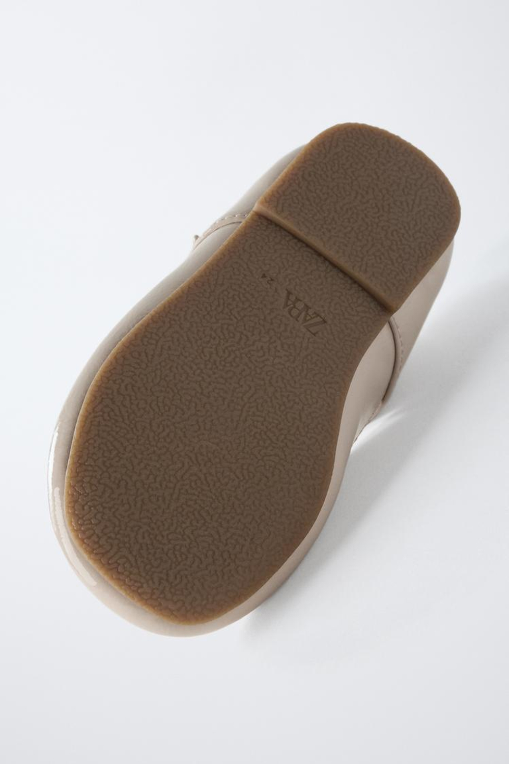 ZARA ЛАКИРОВАННЫЕ ТУФЛИ-БАЛЕТКИ, ЭКРЮ