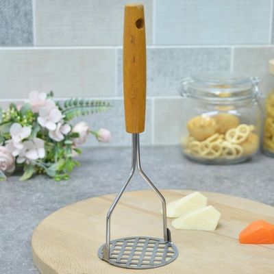 Картофелемялка нерж с деревянной ручкой 8,5*23,5см