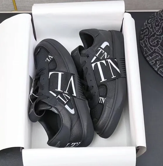 Кроссовки мужские VALENTINO VL7N