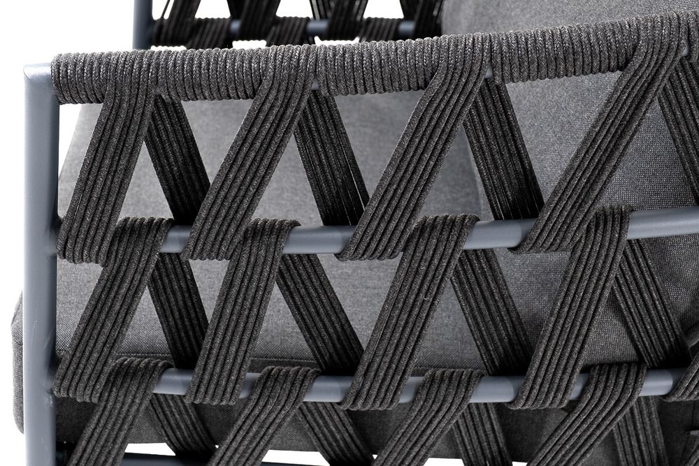 "Диего" кресло плетеное из роупа, каркас алюминий темно-серый (RAL7024) муар, роуп темно-серый круглый, ткань темно-серая 027