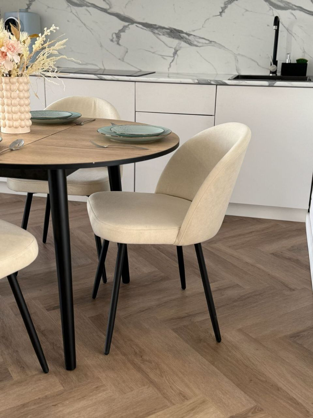 Круглый раздвижной стол "Дуб Галифакс" и 4 стула Элион