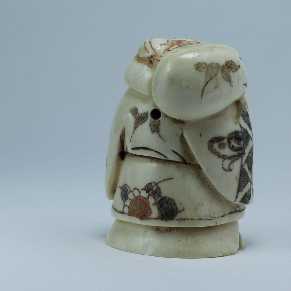 Нэцкэ Фукурокудзю с мешком риса и персиком