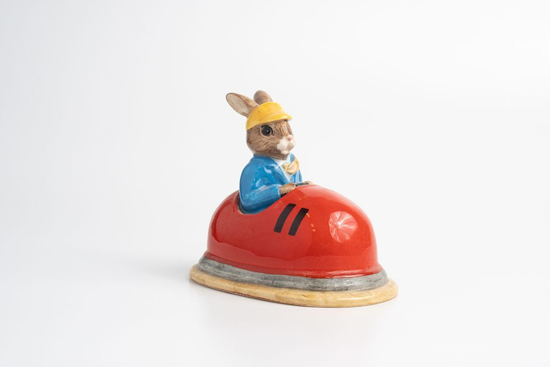 Коллекционная статуэтка «В машинке-автодроме» (Dodgem Bunnykins)