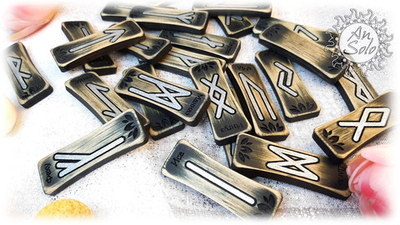 Скандинавские руны "Костяшки" с росписью