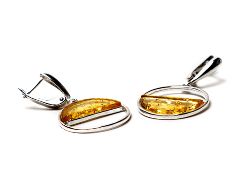 Серьги с натуральным янтарем желтого цвета