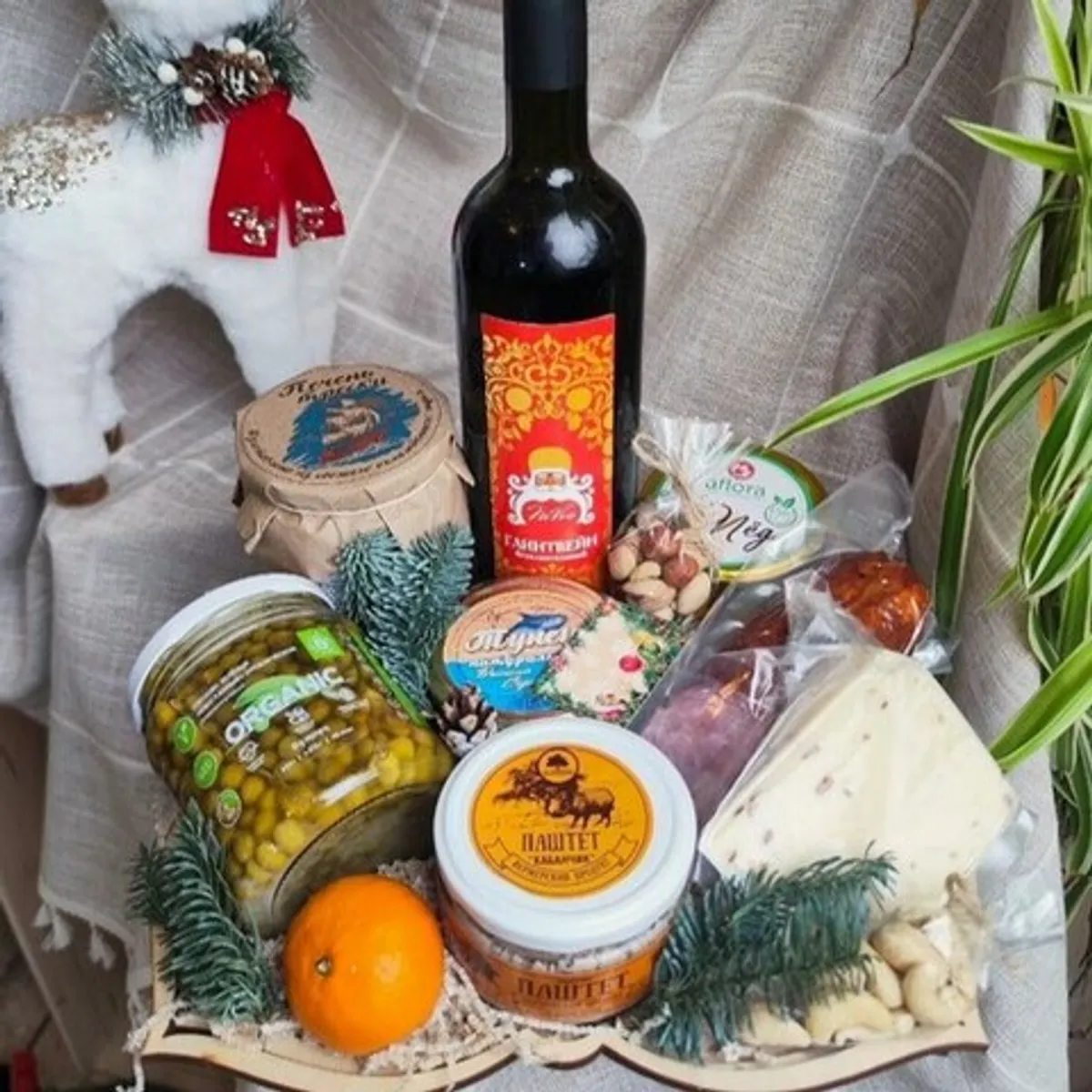 Фотография Подарочная корзина «Хиты вкуса» купить в магазине Афлора