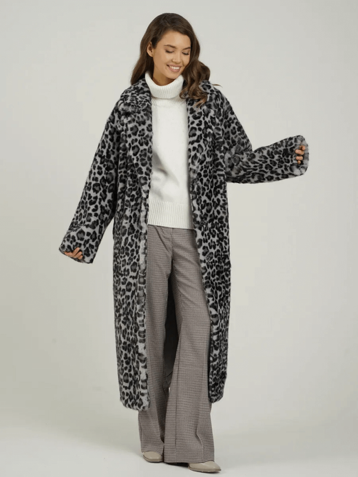 Шуба чебурашка из шерсти мериноса, снежный барс, SilverFox