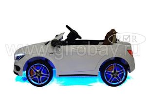 Детский электромобиль River Toys Mercedes-Benz CLA45 белый