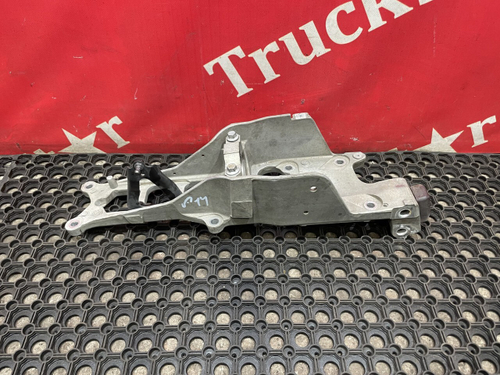 Кронштейн кабины передний левый 2019г.