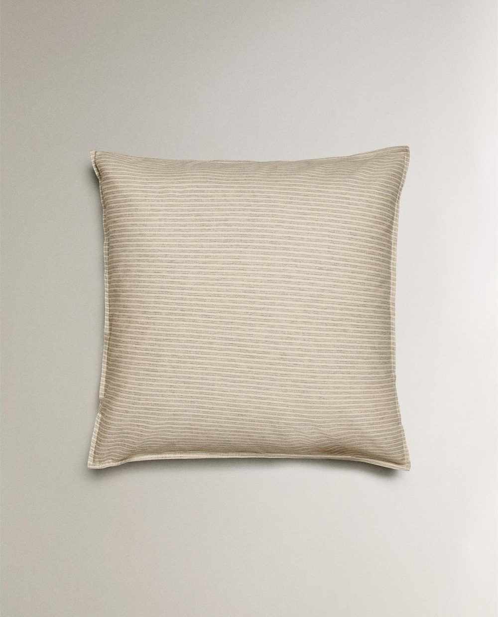 Zara Home - Наволочка в полоску из окрашенной пряжи 50x75 см