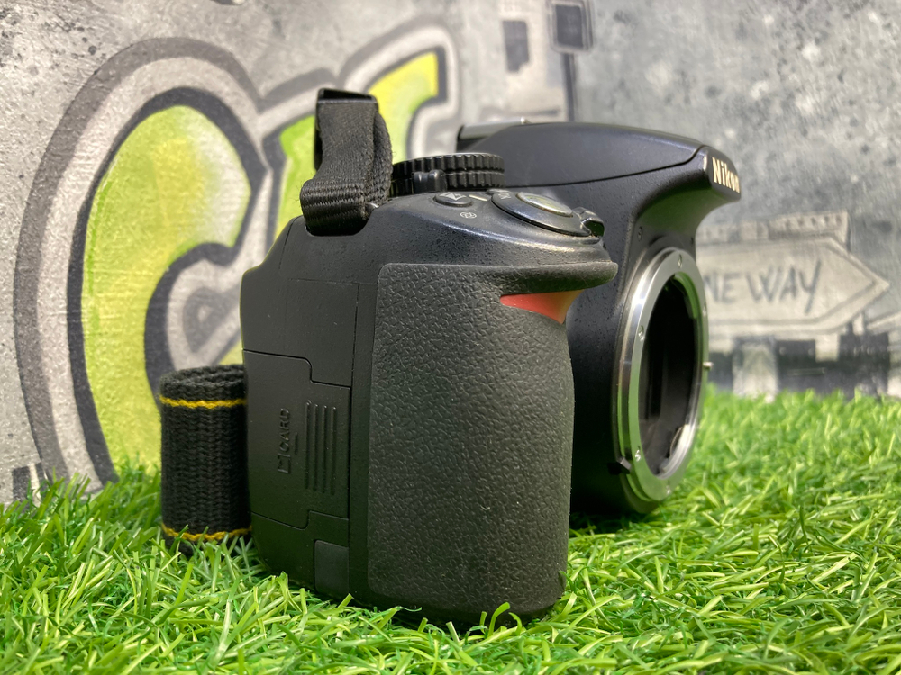 Nikon D3100 Kit 18-55 mm Покупка/Продажа