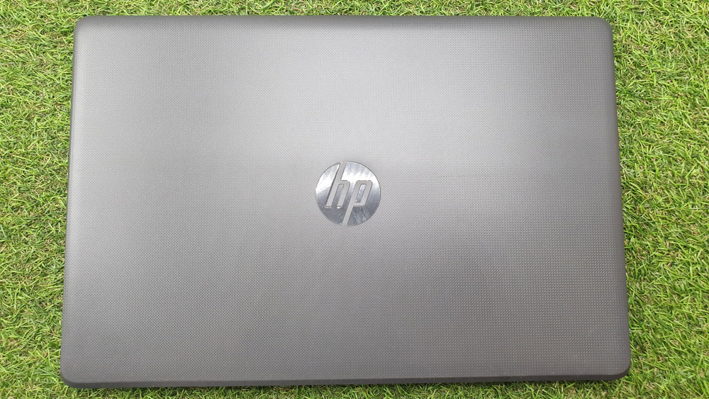 15.6" Ноутбук HP i5-7/4 Gb/FHD