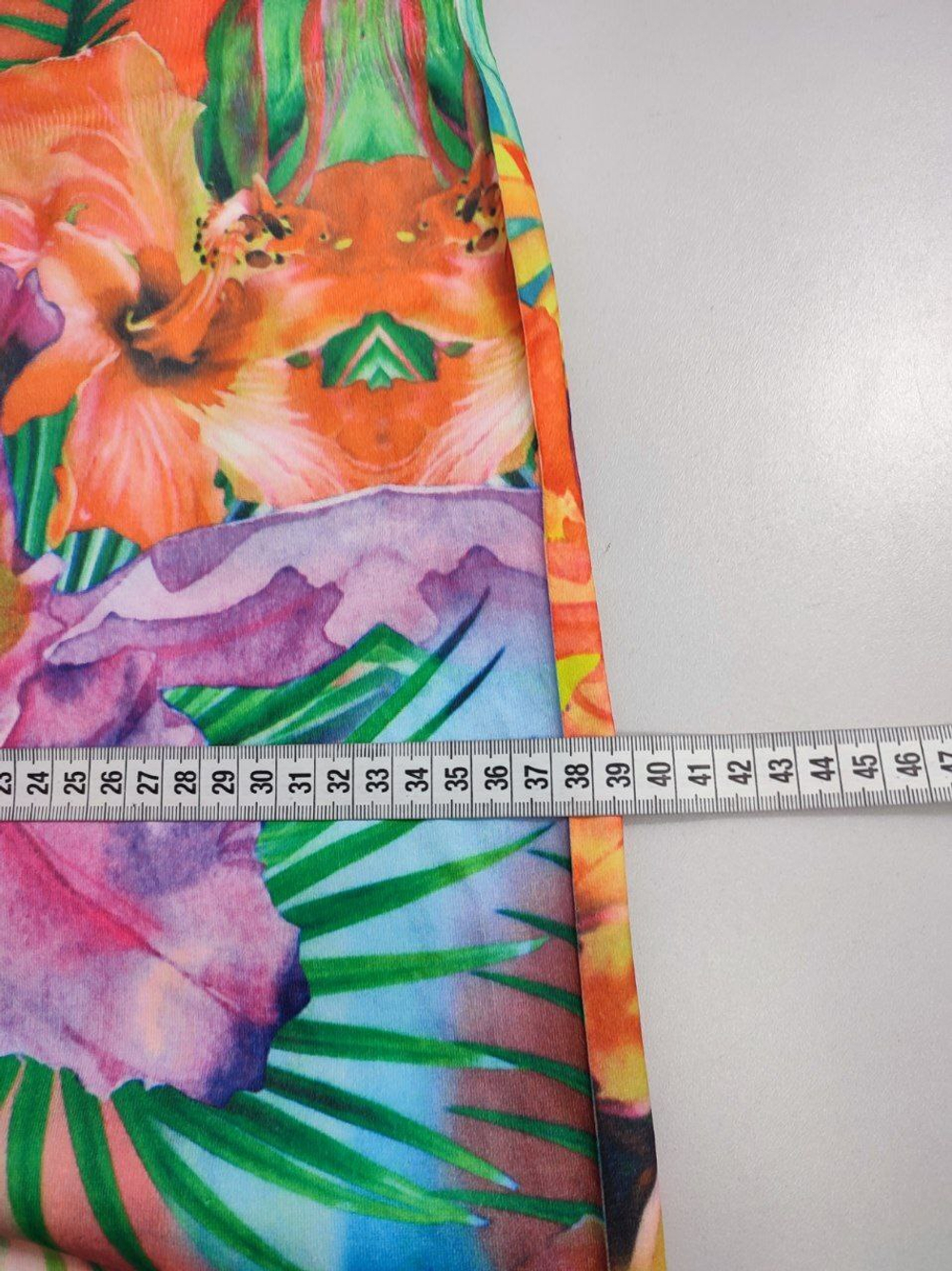 Юбка с красивыми цветами 42-44 размер