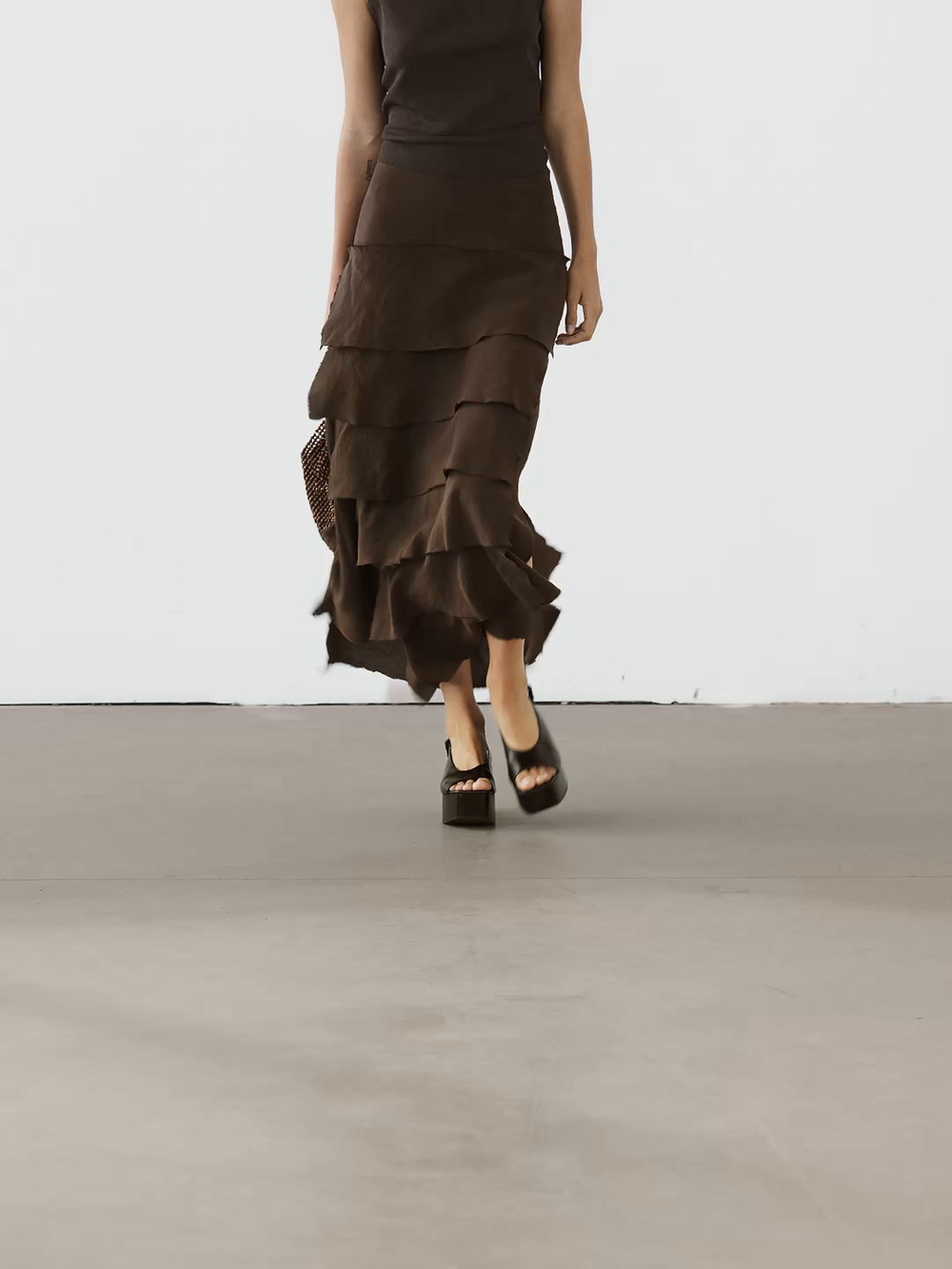 Massimo Dutti Юбка миди с оборкой, шоколадный