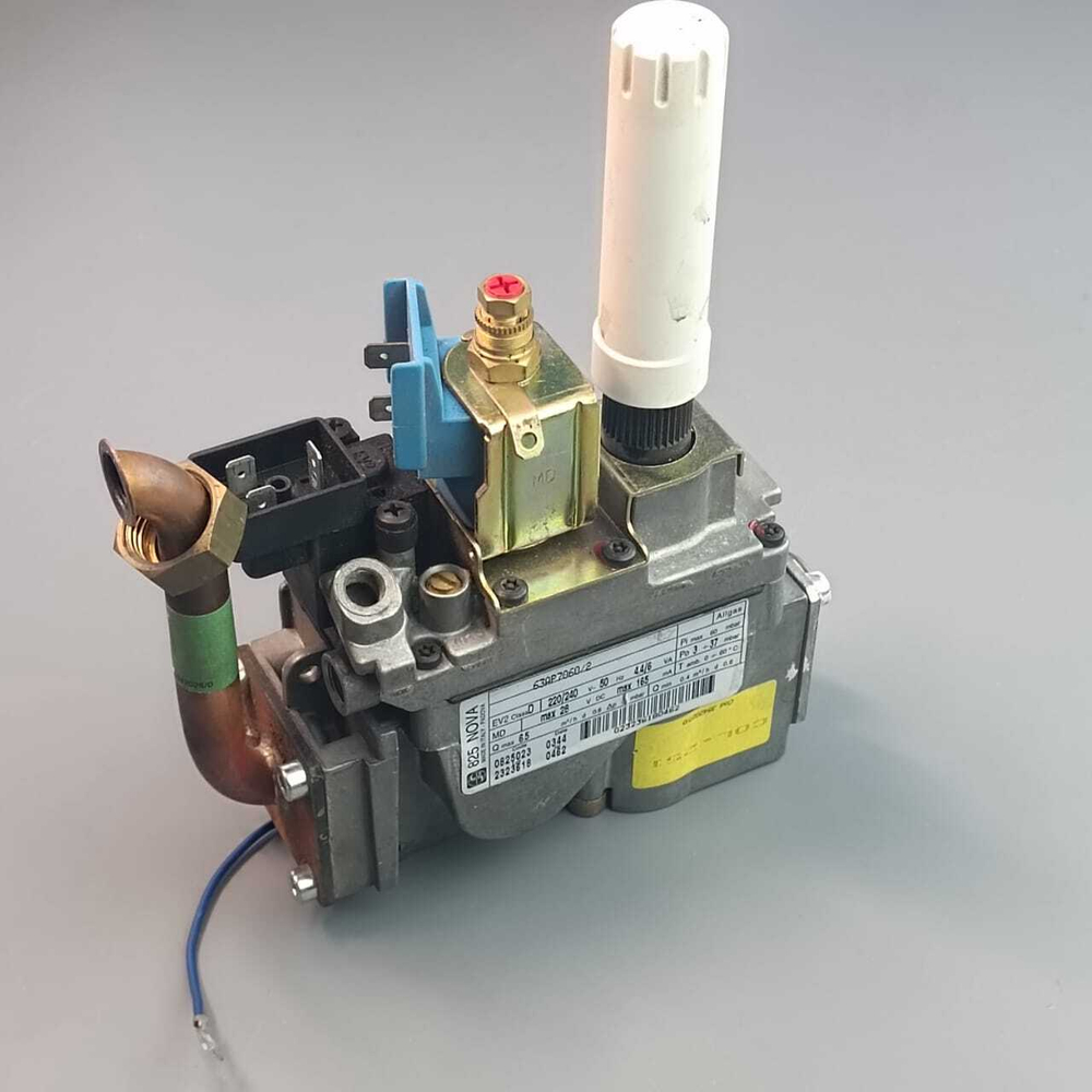Б/У Газовый клапан Sit 825 Nova 0.825.023 для котлов FERROLI Domina арт. 36802650, 39804970