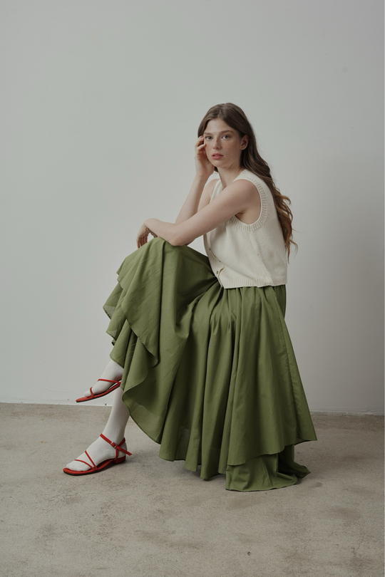 Юбка асимметричная двухслойная из пыльно-зеленого батиста