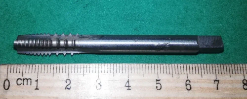 Метчик М 8 (1,25) шахматный ручной сквозной HSS (к-т из 2 шт)