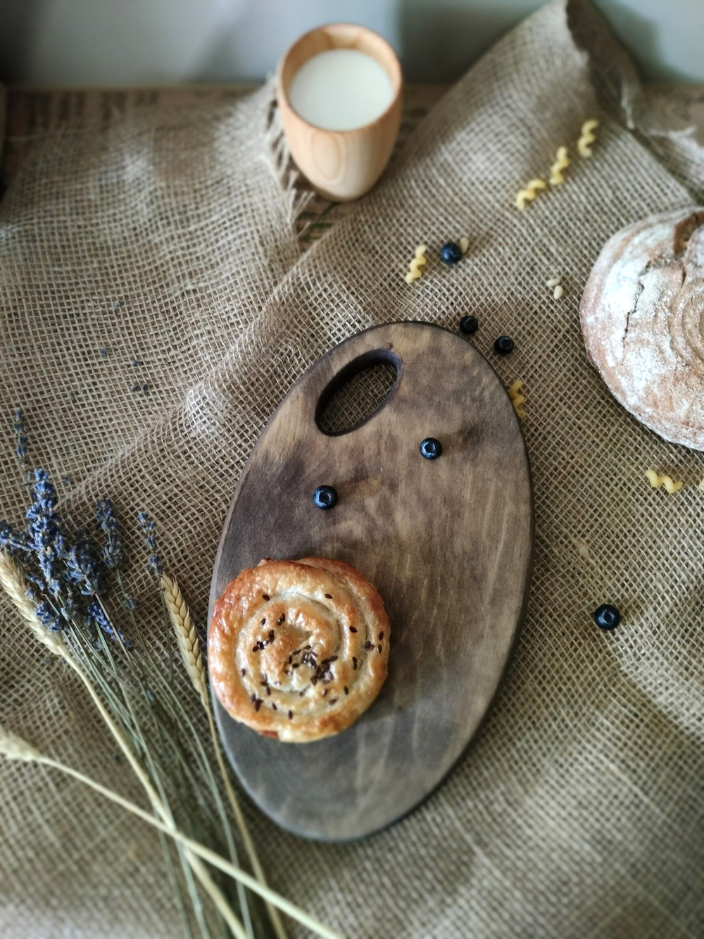 Доска разделочная из дерева сервировочная