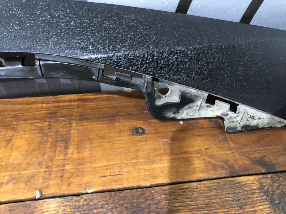 Накладка двери передней правой Kia Seltos 19-нв Б/У Оригинал 87724Q5010