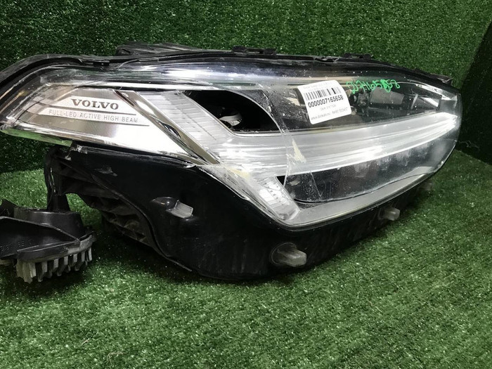 Битая Фара правая Volvo XC90 2 (14-19) Full LED