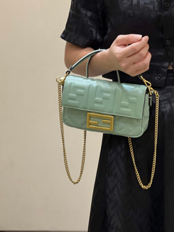 Fendi Baguette 19 cm