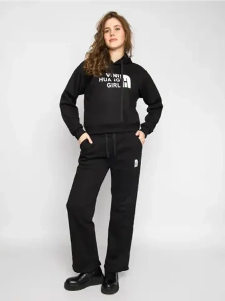 Спортивный костюм с капюшоном