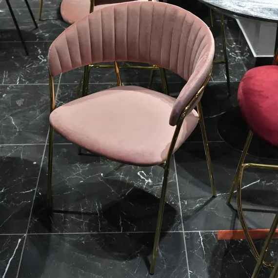 Стул Drixen пудровый велюр с золотыми ножками