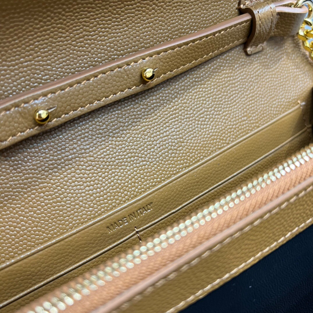 Saint Laurent WOC 22 cm