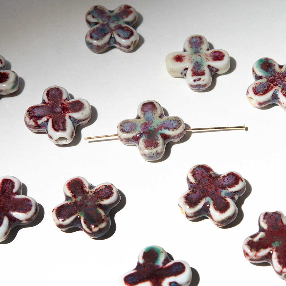 Бусина в форме цветка, 21,5*6,5мм, бордово-синяя, глазурированный фарфор