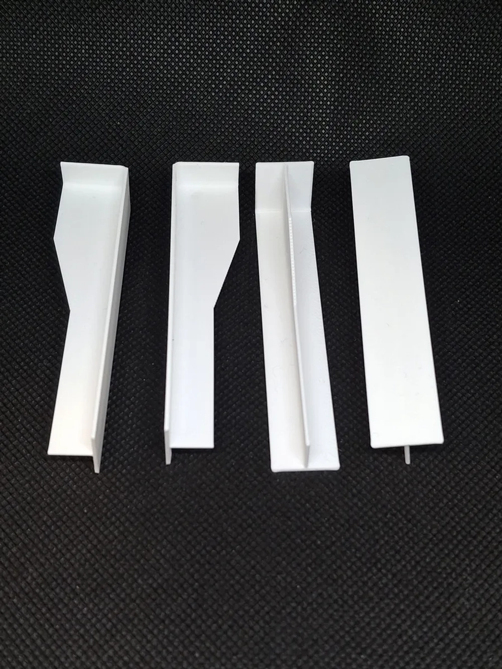 Соединитель для плинтуса 58x10 мм, стык пластиковый - 4 шт.