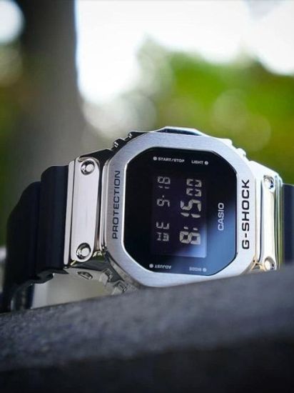 Наручные часы Casio GM-5600U-1D