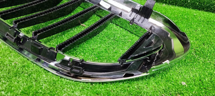 Решетка радиатора правая BMW 5er G30 (2017-2020)