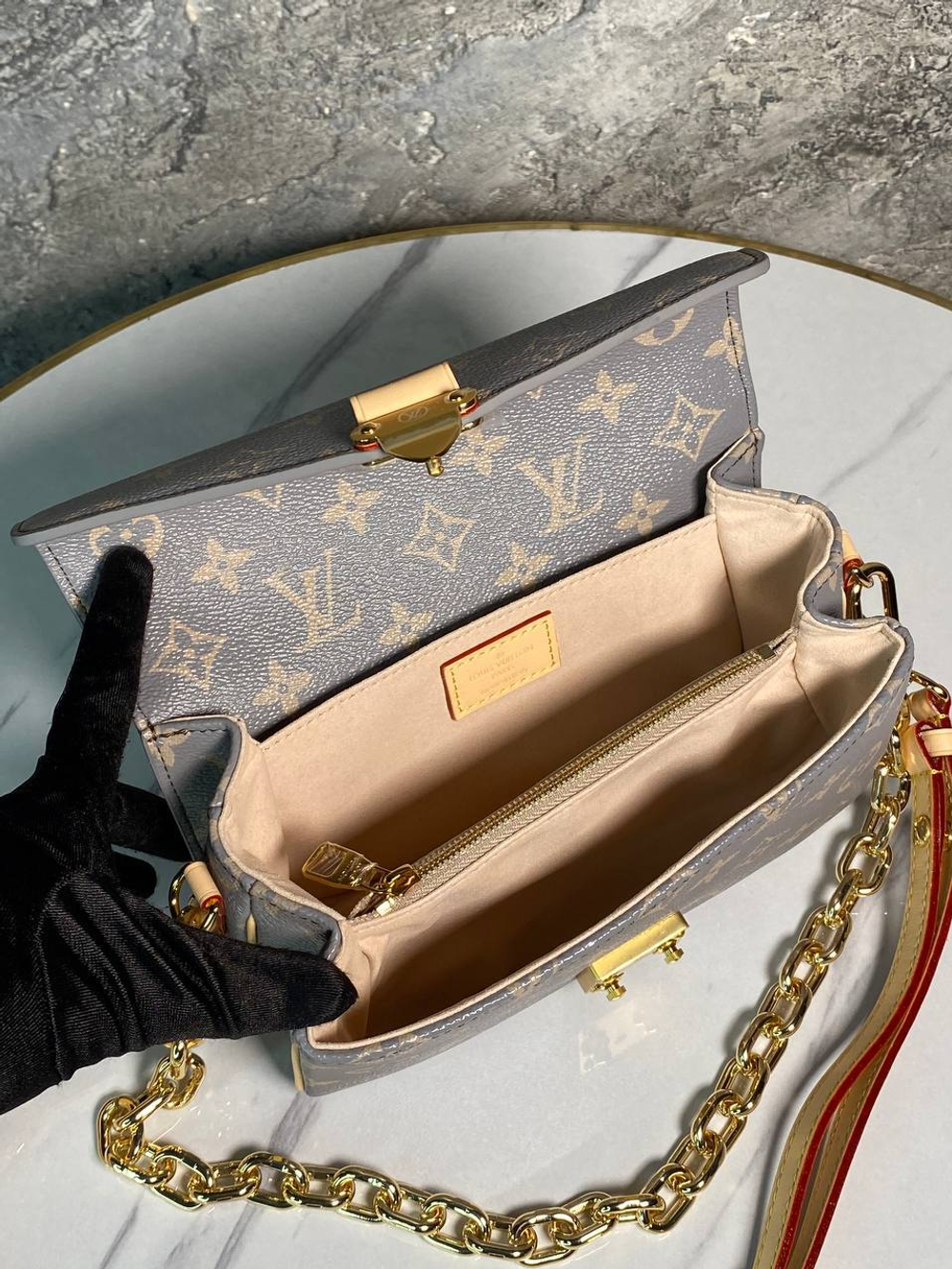 Сумка Louis Vuitton