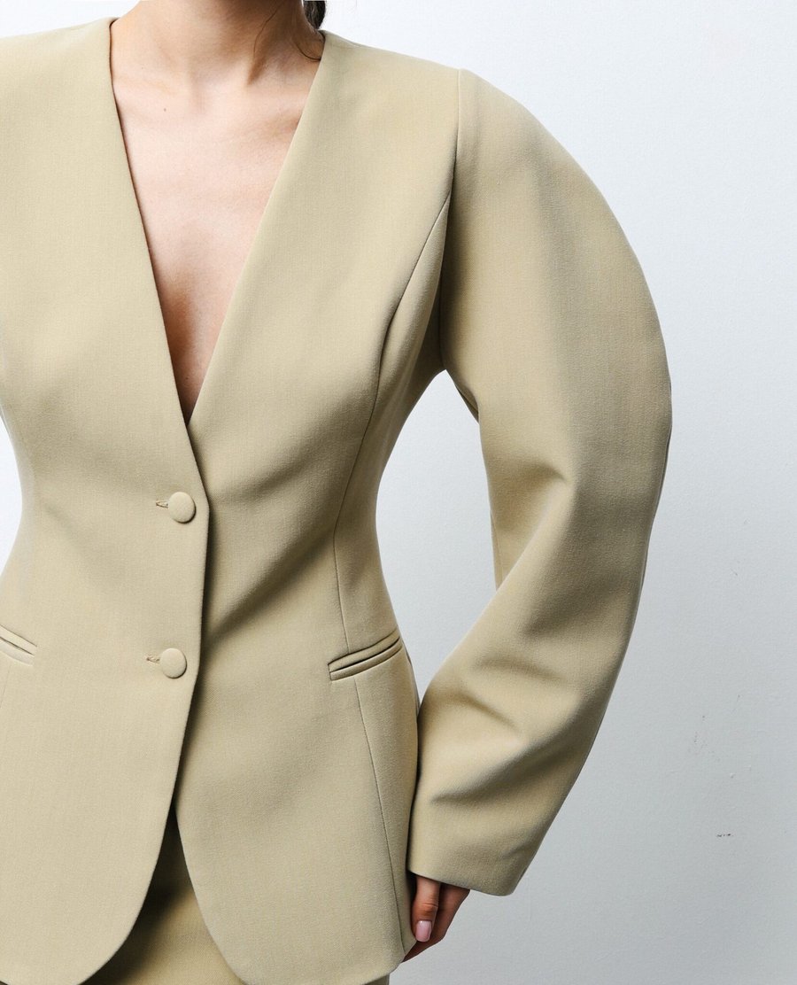 Пиджак с объемными рукавами олива