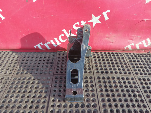 Кронштейн торсиона кабины правый 2019г