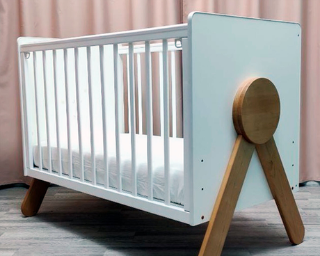 Кроватка для новорожденных Incanto IRIS на ножках (в т.ч. приставная) цвет белый/бук