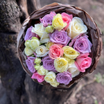 Сиреневый каприс — букет ароматных и интерьерных лунных роз