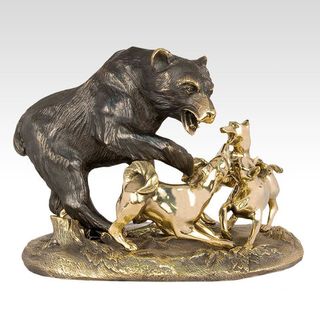 Скульптура "Охота на медведя" (на земле)
