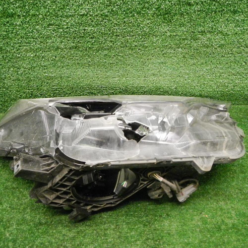 Битая Фара правая Toyota RAV4 4 CA40 (2015-2019) LED