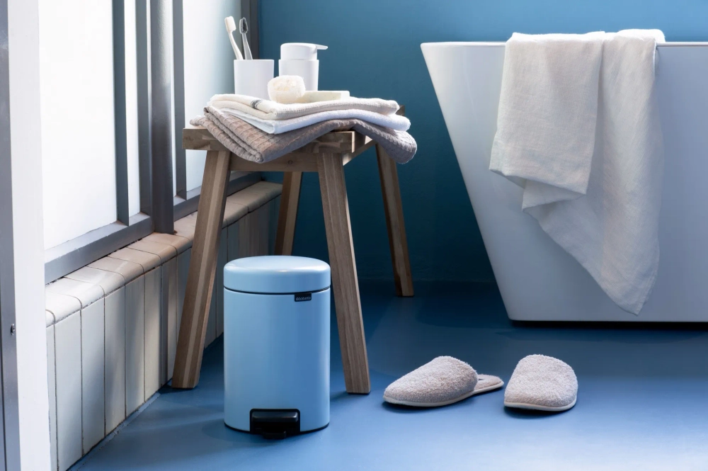 Brabantia NewIcon 3л синий мусорный контейнер 202582