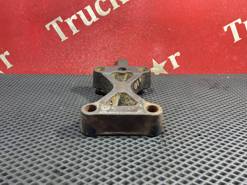 Кронштейн заднего амортизатора левый