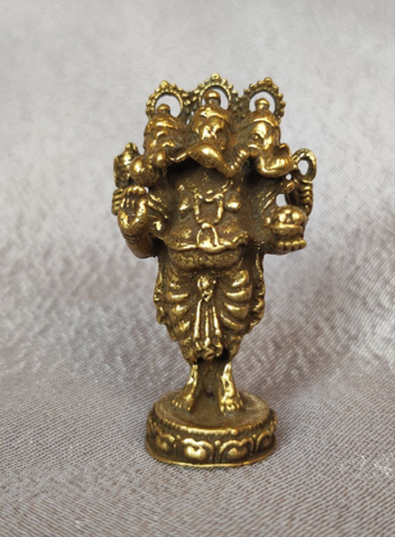 Трехголовый Ганеша