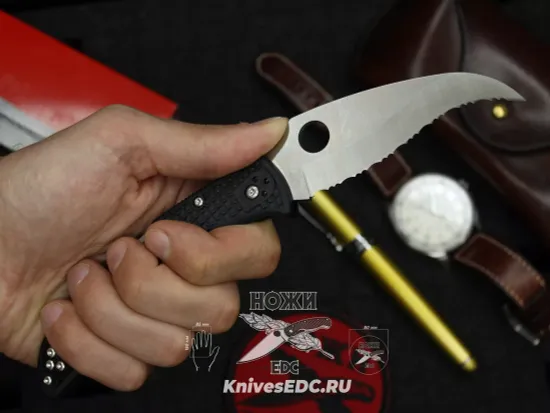 Складной нож Spyderco Matriarch 2 C12SBK2 c клинком из стали VG-10, рукоять FRN