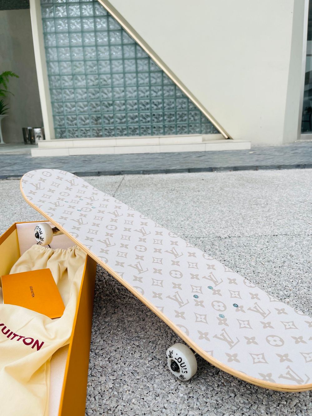 Louis Vuitton Skateboard