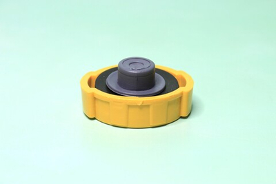 Крышка бака топливного МТЗ, Амкодор малая, пластик /082-1103011/